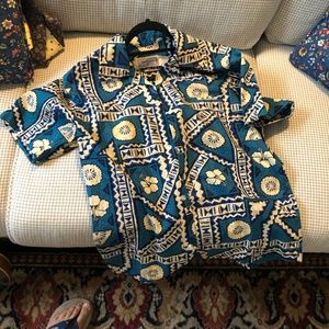 authentic vintage Hawaiian shirt size M